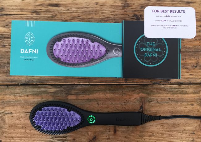 DAFNI hair brush straightener package